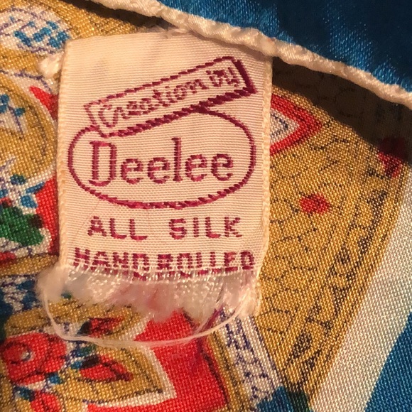 VTG Creation by Deelee  All Silk Hand rolled scarf Medallion Pattern - Picture 6 of 15